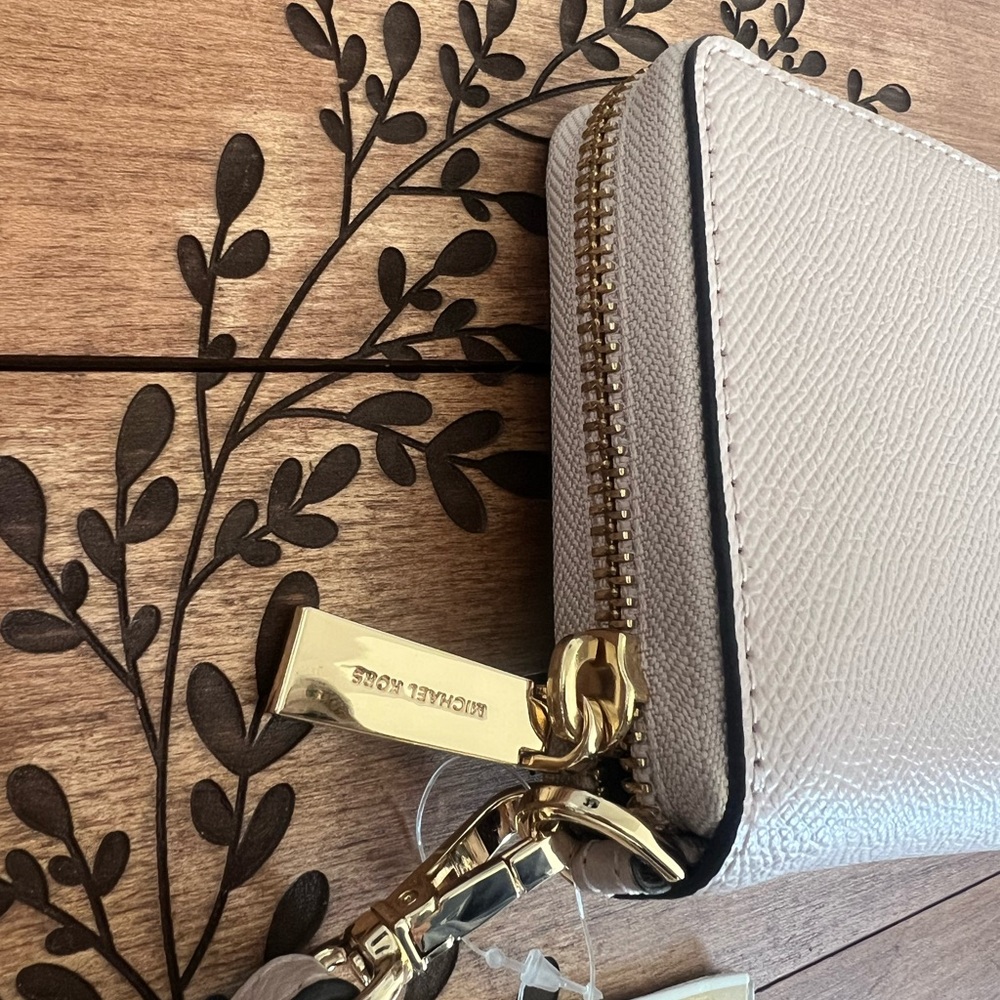 NWT - Michael Kors Jet Set Smartphone Wristlet - Picture 4 of 11